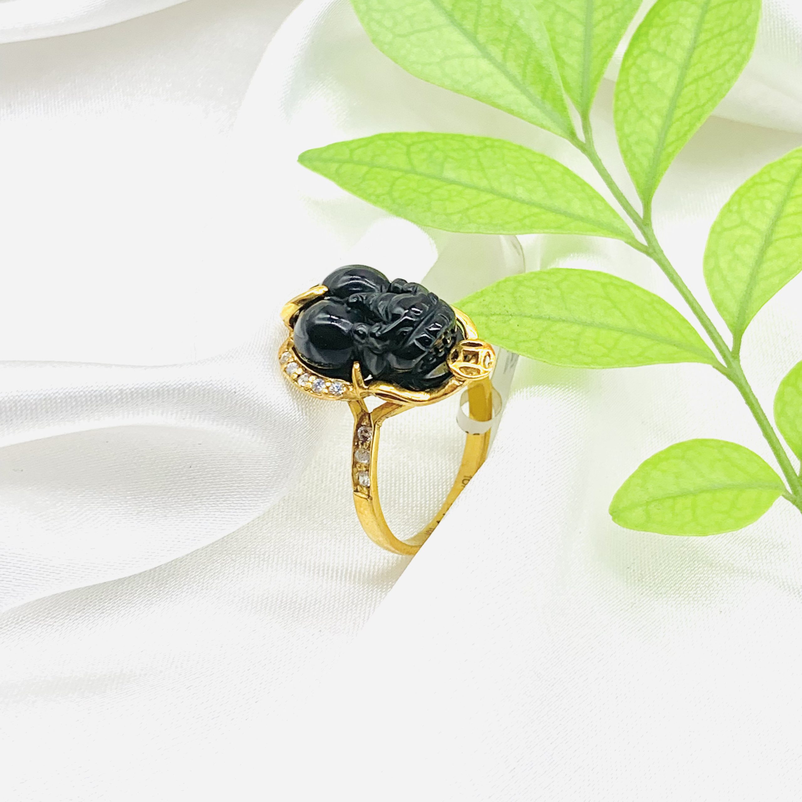 Black Quartz Ring Pixiu Wrap Golden - Image 2